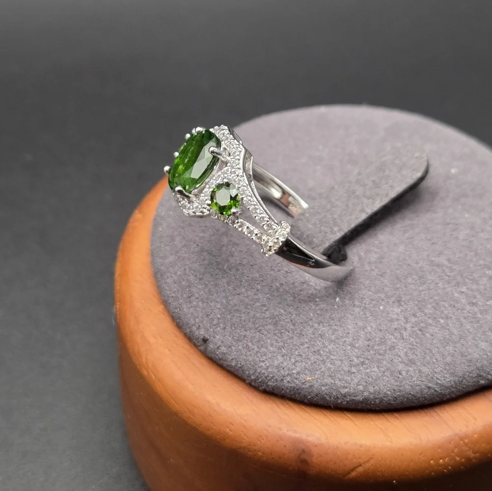 Green Chrome Diopside Rhodium Over Sterling Silver Ring. Size 9 - Picture 2 of 4